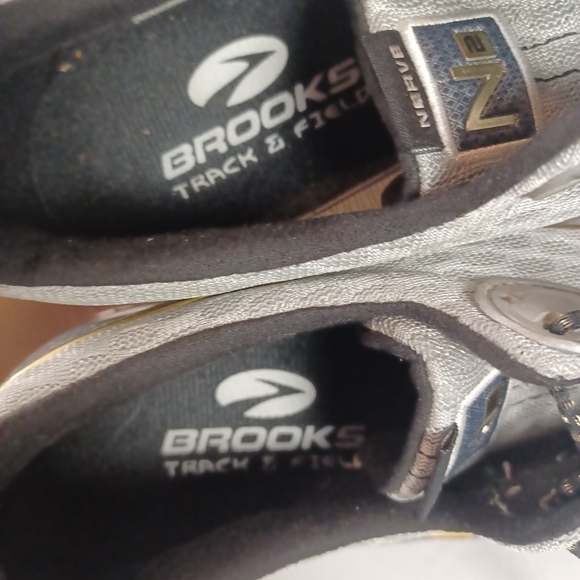 Athletic_Shoes